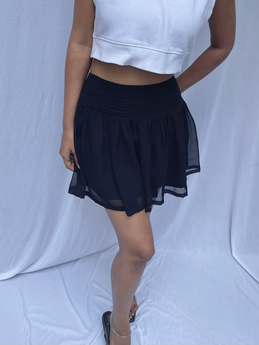 Petal Pleated Skirt- Black